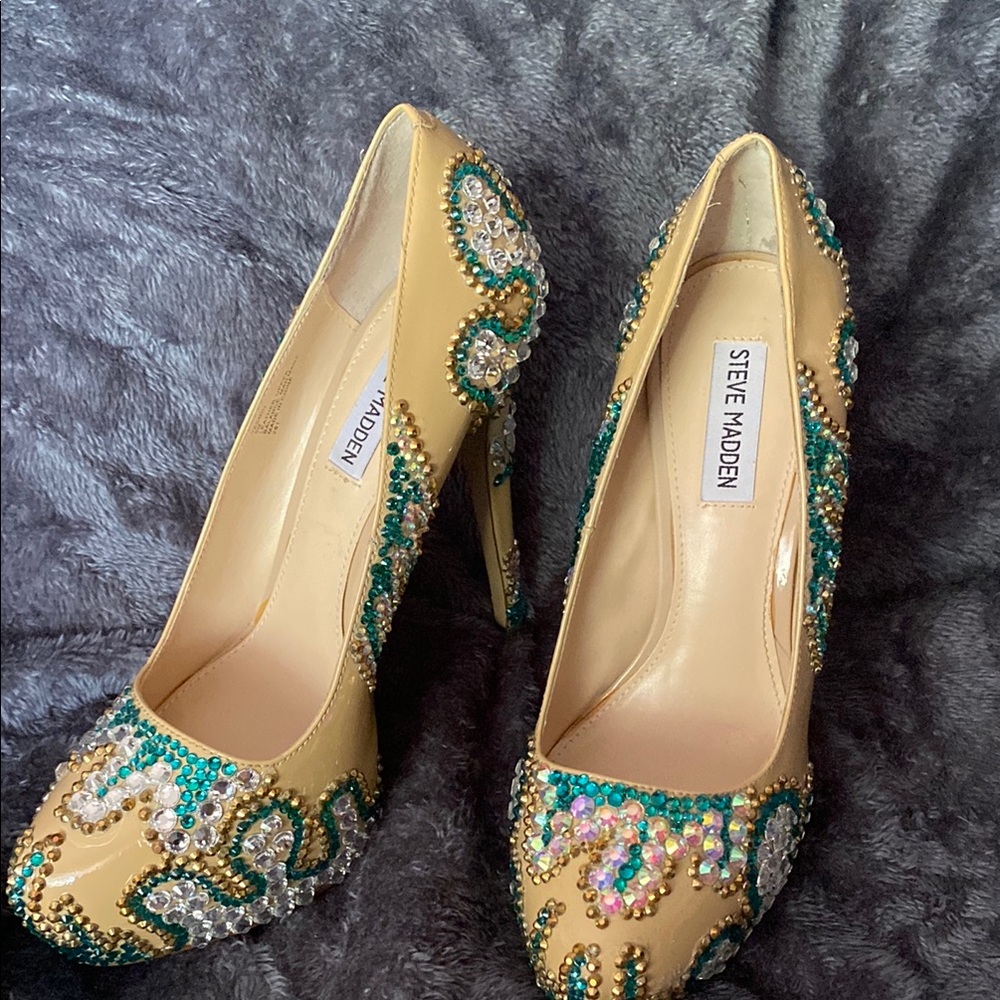 Steve Madden Embellished Tan Heels